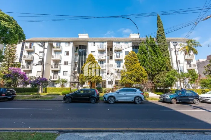 APARTAMENTO ENSOLARADO E BEM LOCALIZADO