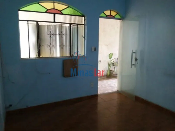 Casa em Primeiro De Maio com 243 m² , 6 quarto(s) , 1 suíte(s) , 1 vaga(s)