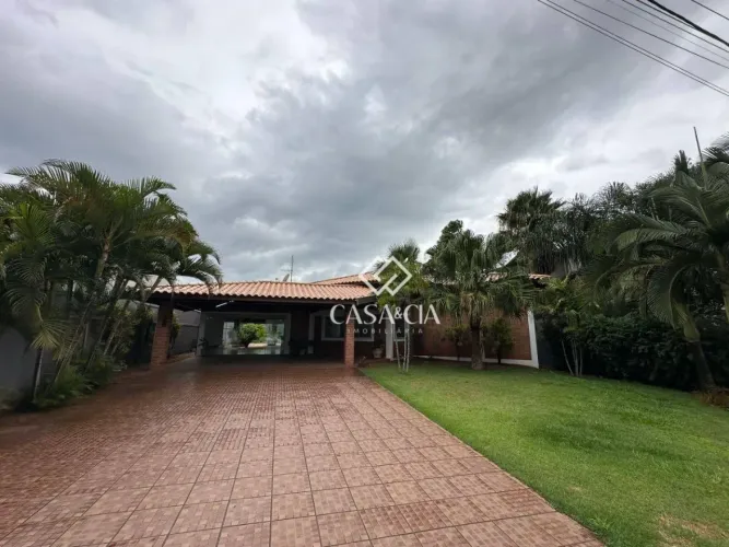 Casa com 3 dormitórios para alugar, 320 m² por R$ 7.720,00/mês - Centro - Rio das Pedras/S