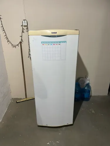 VENDE SE GELADEIRA P PEÇAS