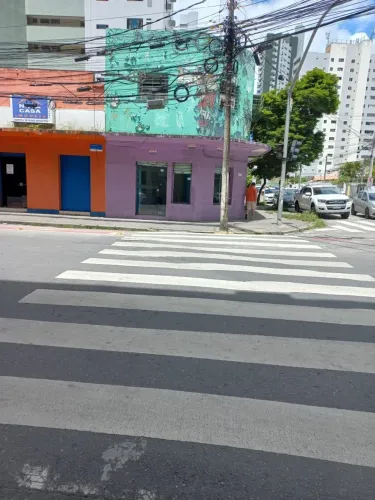 Alugo loja no coração de casa amarela!