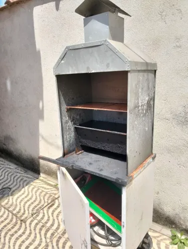 Carrinho de churrasco  semi novo  