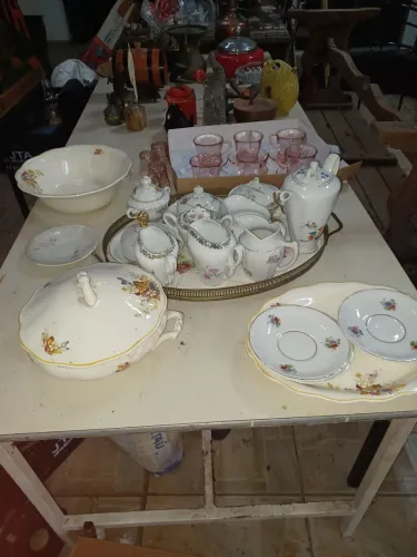 Lote de peças antigas bronze/porcelana