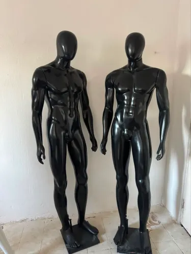 Manequim feminino e masculino