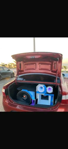Vendo som automotivo