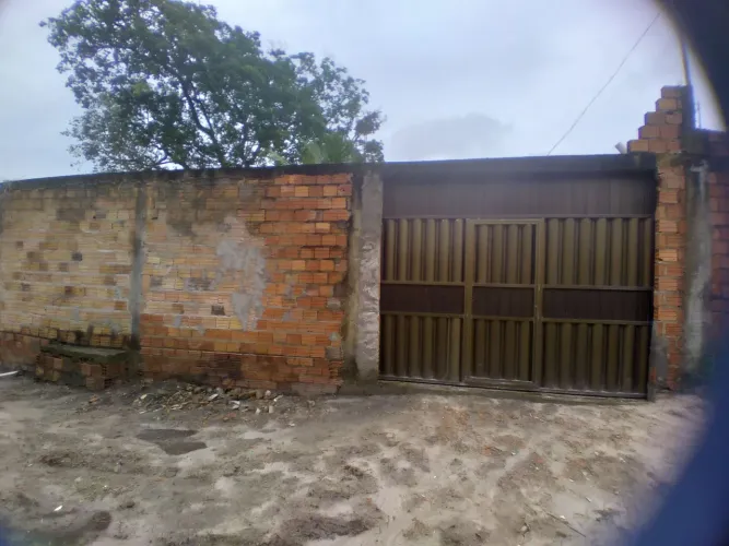 CASA COM TERRENO NO ITAPIRACO 