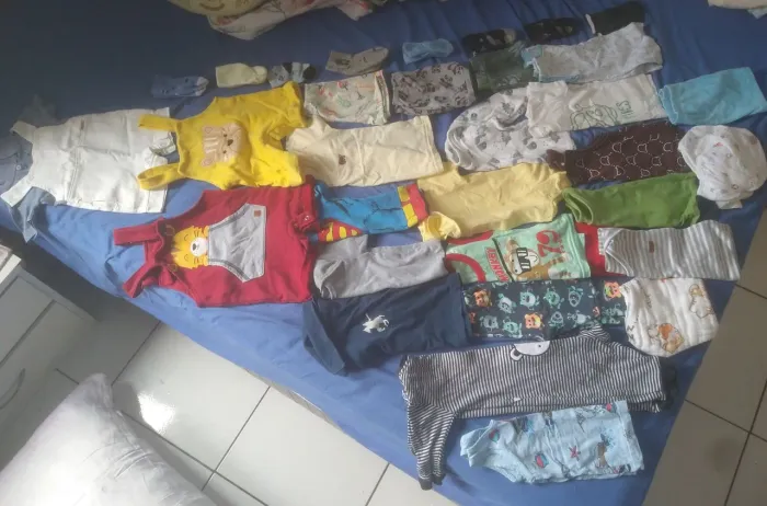 Roupas p/Bebê 3 meses há 1 ano.