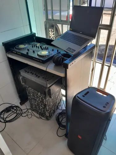 Equipamentos de som dj
