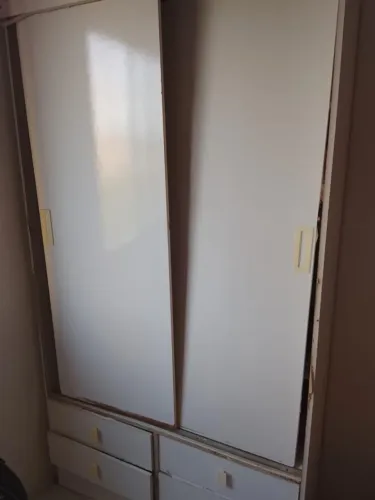 GUARDA ROUPA DE SOLTEIRO EM MDF , NOVINHO POUCO USO !