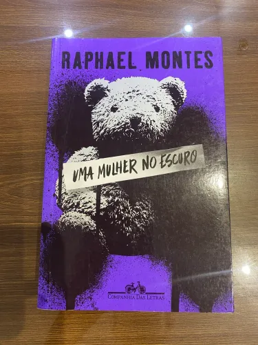 Livro Uma mulher no escuro