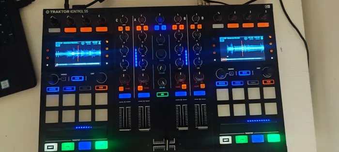 Controladora Traktor Kontrol S5