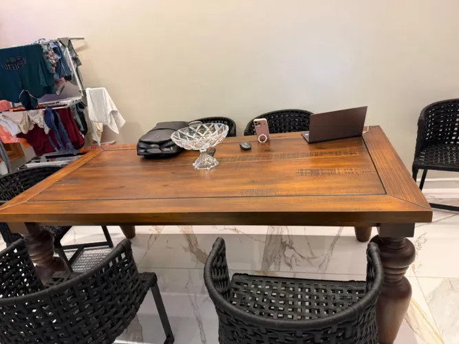 MESA COM 6 cadeiras