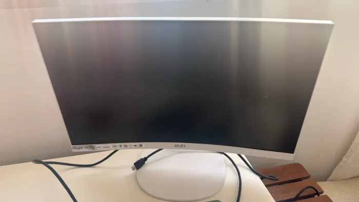 Vendo Monitor MSI Branco