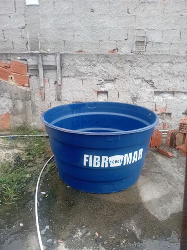 Caixa d água sem tampa,  em perfeito  estado mil litros