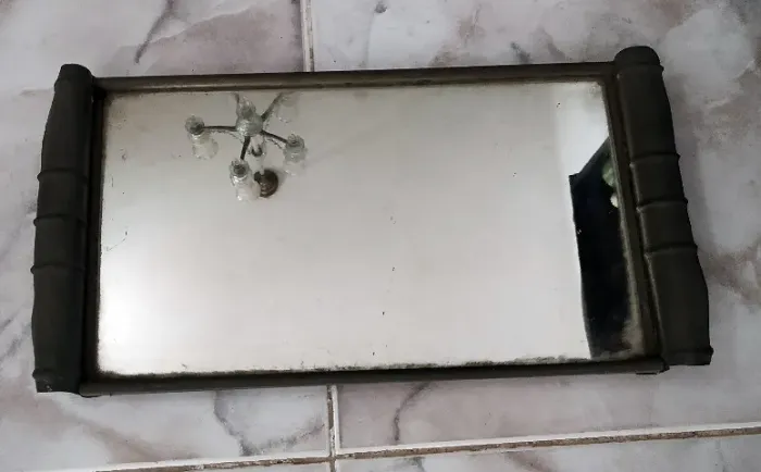 Bandeja com espelho