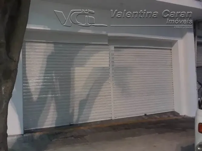 Loja 330 m², na Avenida Liberdade.