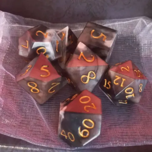 Jogo de dados rosa nebuloso