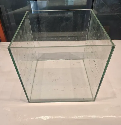 Aquário cubo 30 cm