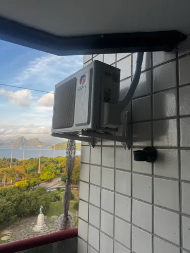 Serviço de manutenção instalação de ar condicionado 