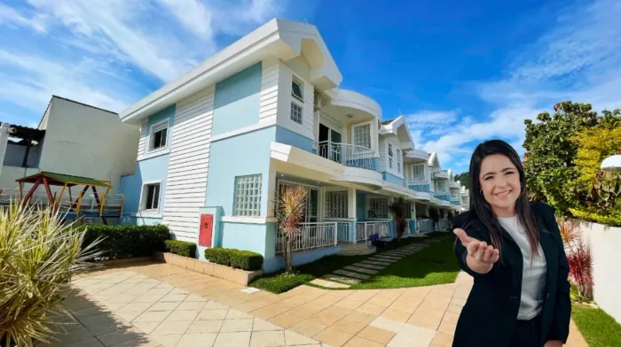 Belíssima casa com 2 suítes em condomínio fechado