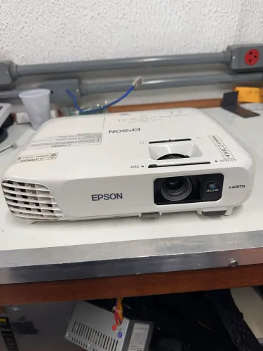 Projetor Epson x24+