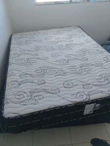 Cama e colchão box casal molas ensacadas, um mês de uso