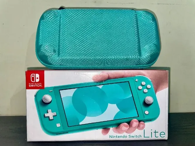 Switch Lite CONSERVADO 125 GB Vem com CAIXA + CASE + JOGOS