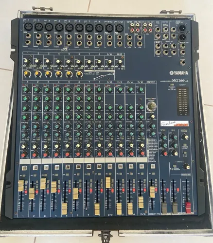 Mesa de som Yamaha MG 166 cx 