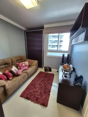 LOCAÇÃO NO CONDOMÍNIO RUBI  apartamento de 140m² MOBILIADO! 3 Suítes amplas 3 Vagas