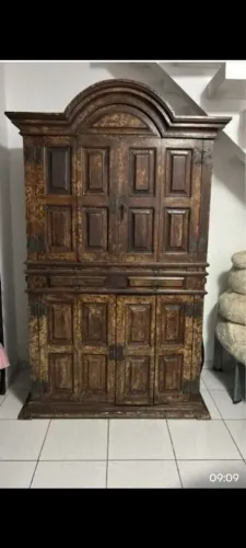 Armário madeira maciça
