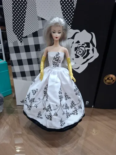 Boneca barbie tipo silkstone