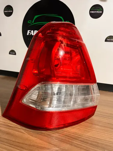 Lanterna Etios Sedan 2013/2016 original L/E