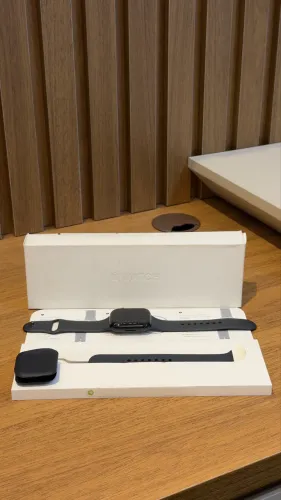 Apple Watch série 9 45 mm completo bem conservado