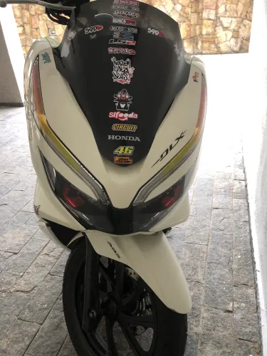 Vendo pcx baixo km pneus novos revisada