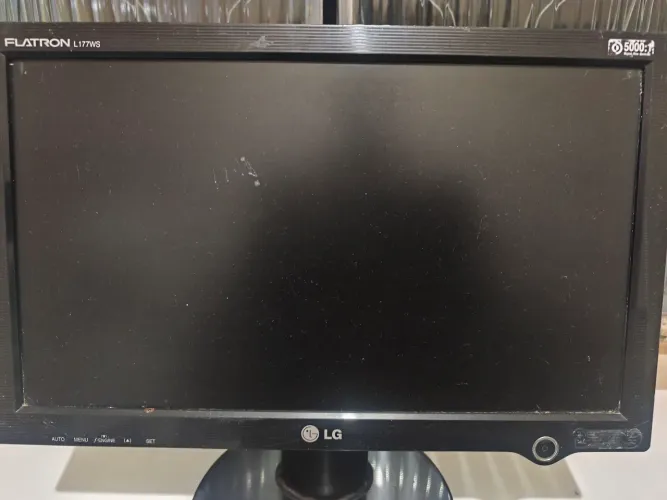 Vendo monitor LG