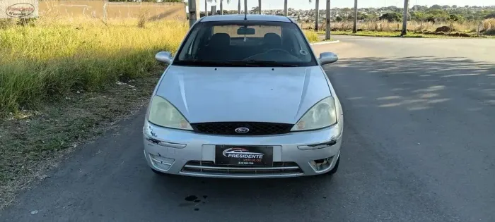 Ford Focus Sedan 1.6/1.6 Flex 8v/16v 4P Mec. 2004