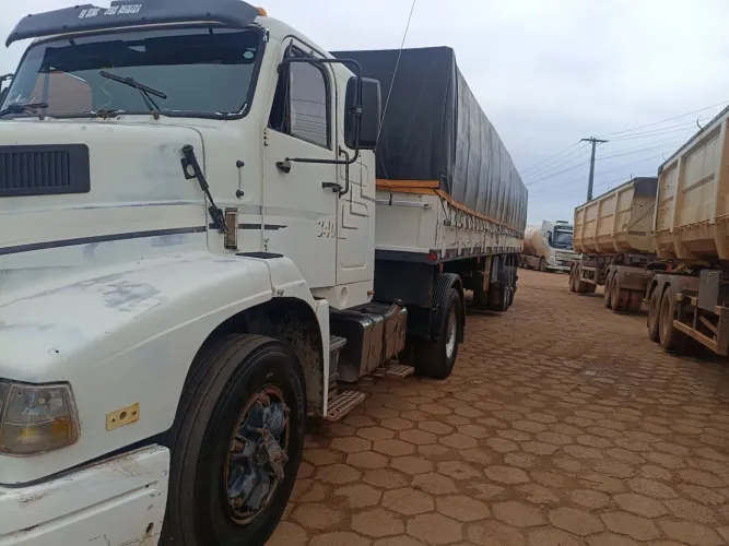Carreta ls ano 97 com peneu 50.000 ( so a careeta )