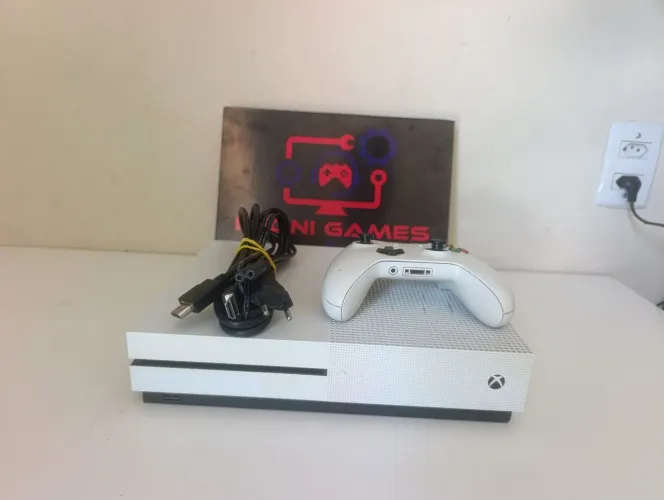 Xbox One S - 3 meses de garantia (18x no cartão de crédito)