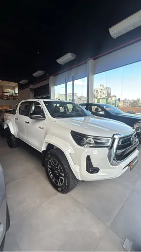 Toyota Hilux CD SRX Plus 4X4 2.8 TDI Die. Aut. 2024