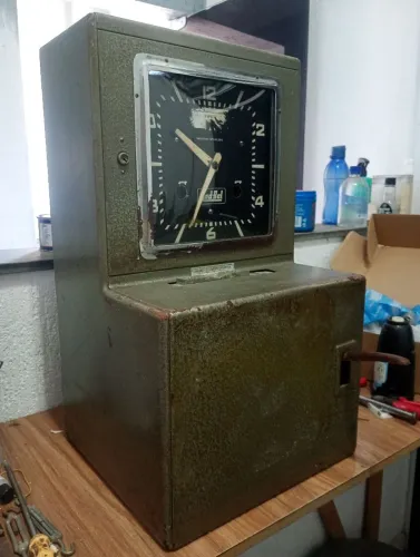 Relógio de ponto Mecânico para reformar ou decorar Retrô