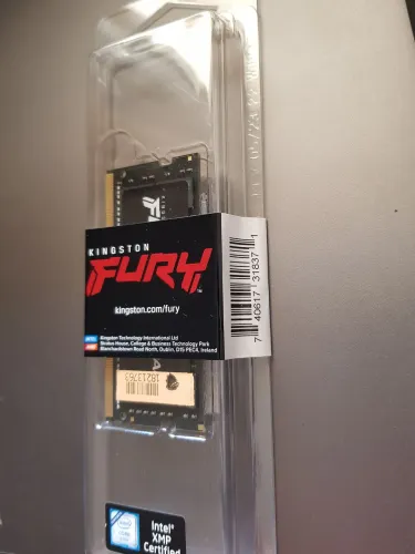 Memória RAM Kingston Fury 32 GB DDR4 Lacrada