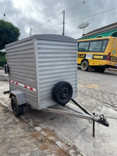 Carrocinha baú 