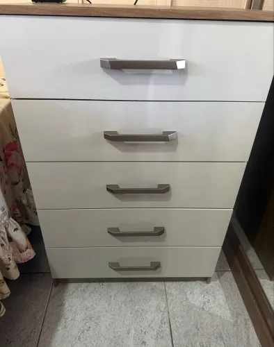 Cômoda 5 gavetas