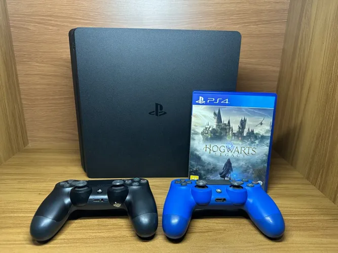 PS4 Slim 1 Terá de memória