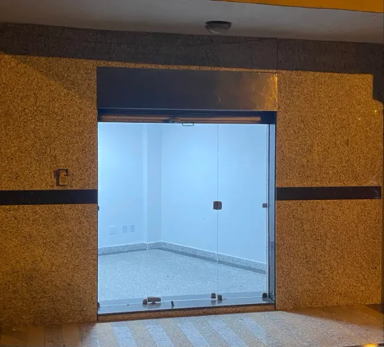 Aluga-se ponto comercial
