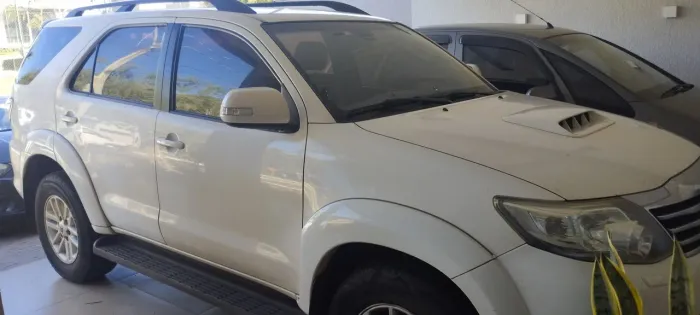 Toyota Hilux SW4 SRV D4-d 4X4 3.0 TDI Dies. AUT 2013