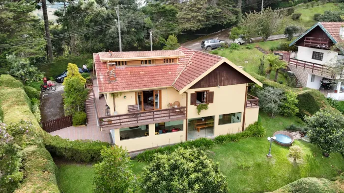 Casa Aconchegante em condomínio na região do Vale Encantado