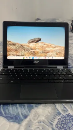 Notebook 2 em 1 Chromebook Acer Spin 11 conversível com tela tátil de 11,6 polegadas.