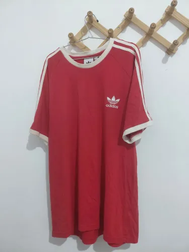 Camiseta adidas 3 stripes