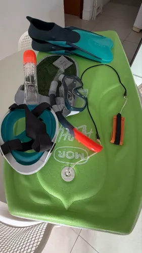 Kit de mergulho com a prancha